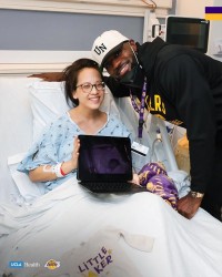 开云体育官网-社区关怀！东詹率全队到医院看望病患，湖人官方分享现场照