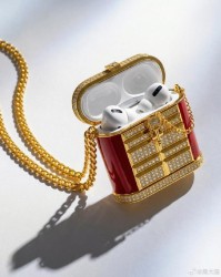 开云体育-78.88万元黄金耳机盒现货已售空！周大福回应：全国仅一件，可接受全新定制