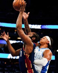 kaiyun.com-空砍30+6+8！哈登成骑士第一，米切尔该清醒了，队记赛后不满发声