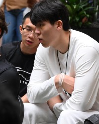 🐼眼！杨瀚森抵达纽约 参加NBA新秀培训课程